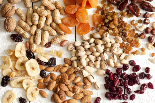 nuts-fruits-mix